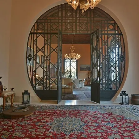 Di Charme Camelie Palazzo Nicotra Bed & Breakfast 3*