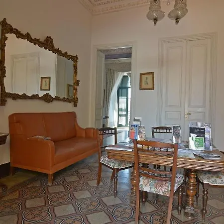 Di Charme Camelie Palazzo Nicotra 3*
