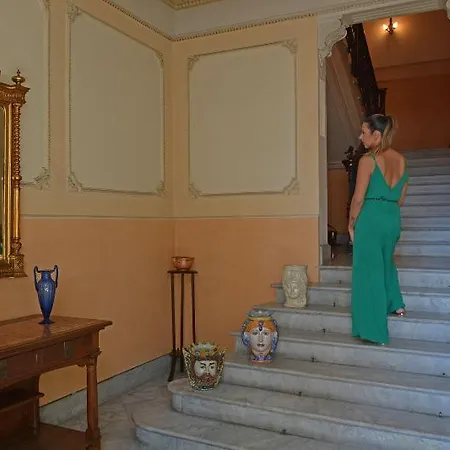 Di Charme Camelie Palazzo Nicotra 3*