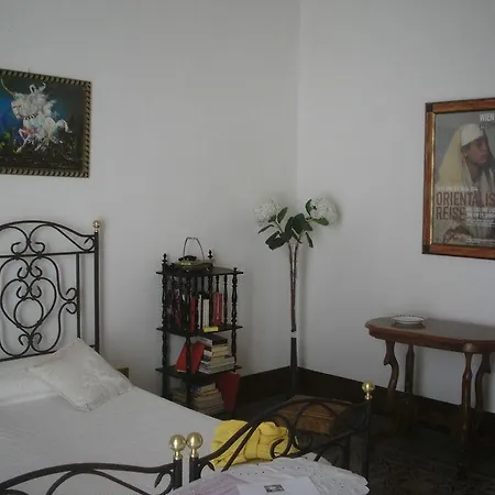 Di Charme Camelie Palazzo Nicotra Bed & Breakfast 3*