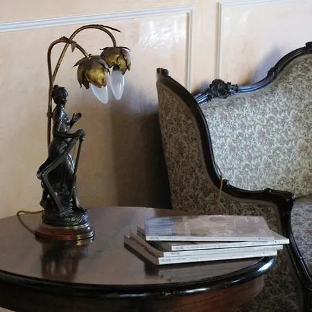 Bed & Breakfast Di Charme Camelie Palazzo Nicotra 3*