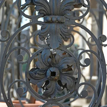 Di Charme Camelie Palazzo Nicotra Bed & Breakfast 3*