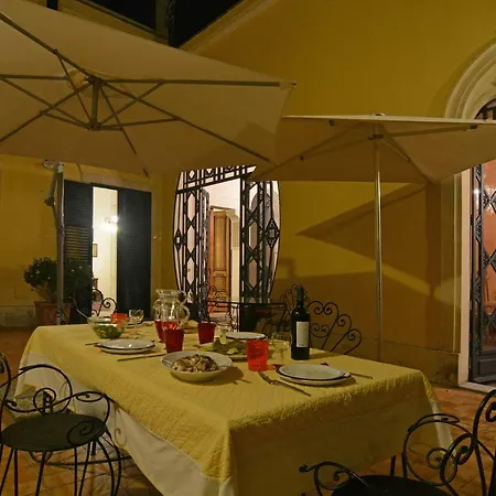 Di Charme Camelie Palazzo Nicotra 3*
