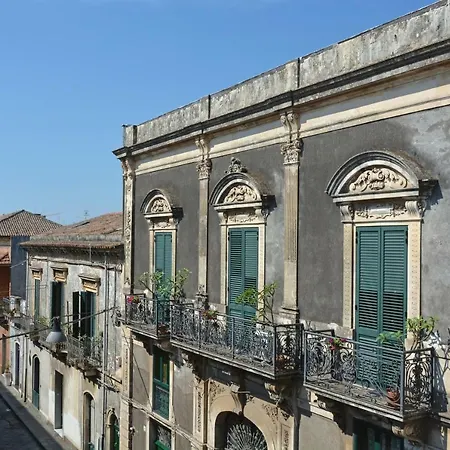 Palazzo Nicotra Dimora Storica