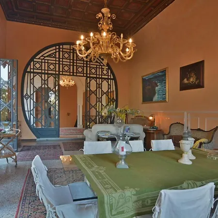 Bed & Breakfast Di Charme Camelie Palazzo Nicotra 3*